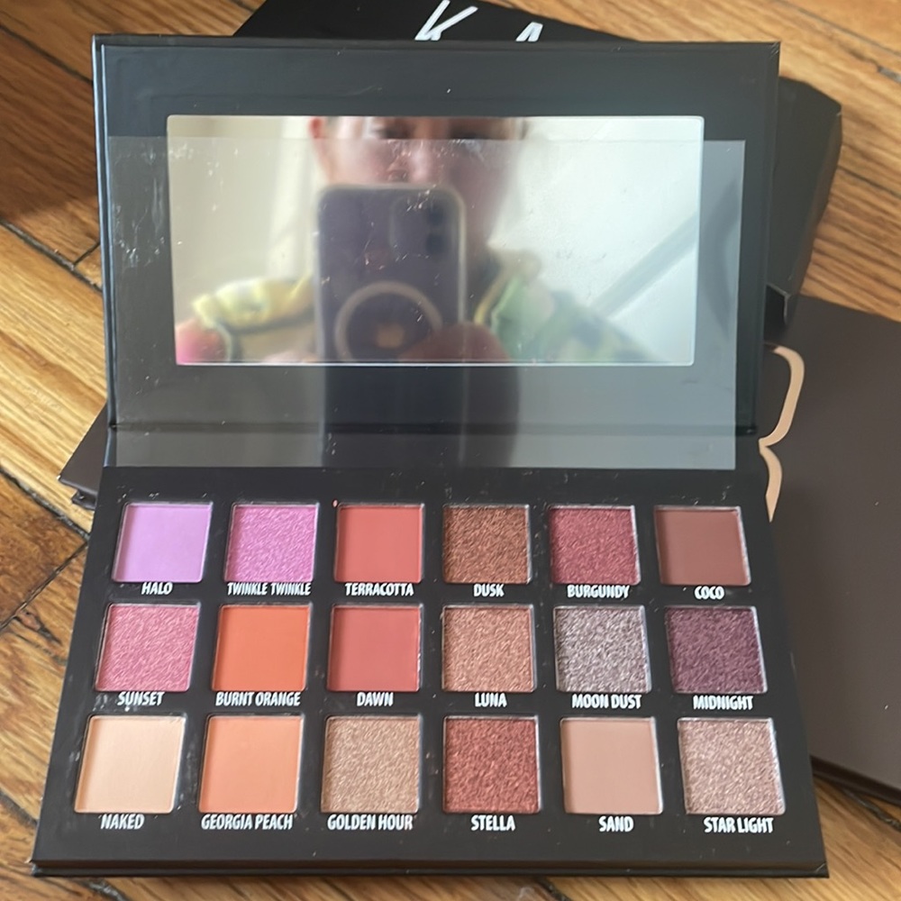 Kab Cosmetics - Picture 8 of 8